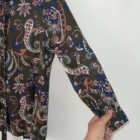 Mille Womens Top Size XS Green Le Marais Paisley Button Up Long Sleeve Tie Neck - Picture 9 of 10